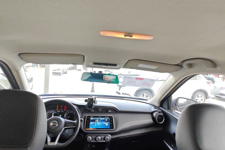 Used Nissan Kicks 2020 1.5L XV CVT Smart Connect Luxury Edition Headliner