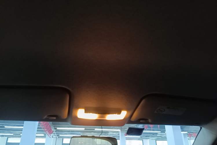 Used Nissan Kicks 2020 1.5L XL CVT Cool Enjoyment Edition Headliner