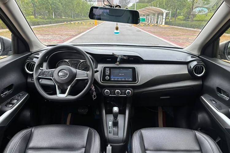 Used Nissan Kicks 2020 1.5L XL CVT Cool Enjoyment Edition Interior 10