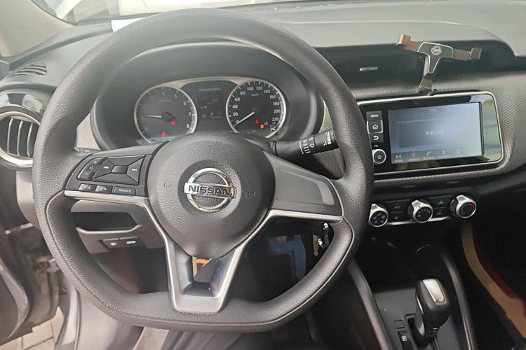Used Nissan Kicks 2020 1.5L XL CVT Cool Enjoyment Edition Interior 2