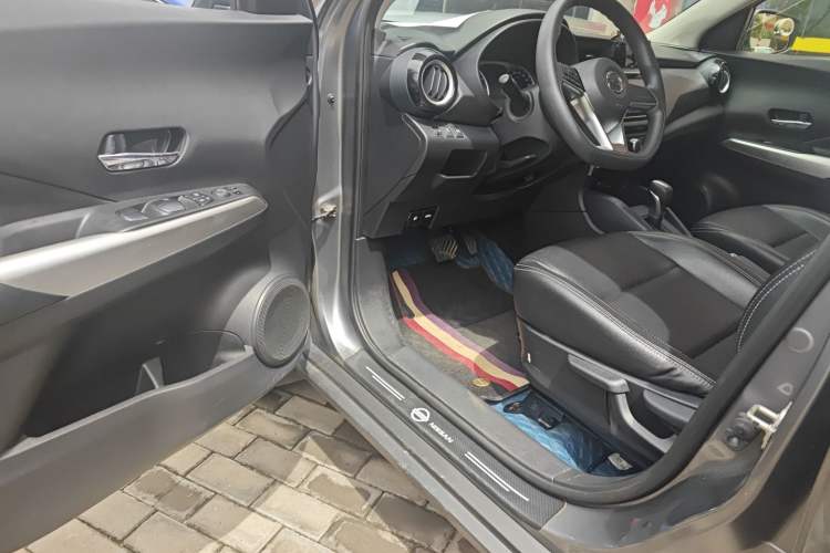 Used Nissan Kicks 2020 1.5L XL CVT Cool Enjoyment Edition Interior 3