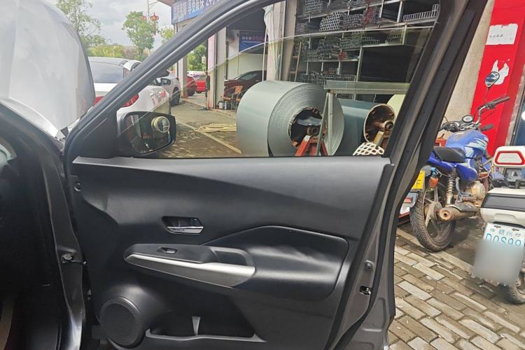 Used Nissan Kicks 2020 1.5L XL CVT Cool Enjoyment Edition Interior 5