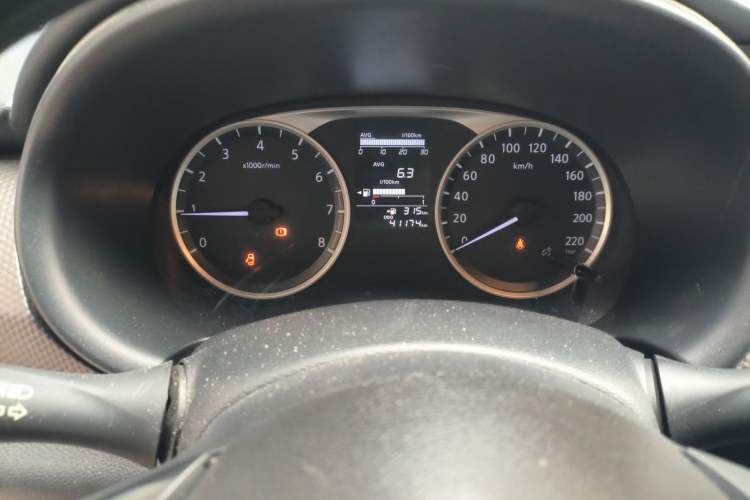 Used Nissan Kicks 2020 1.5L XE Manual Cool Edition Odometer Close Up