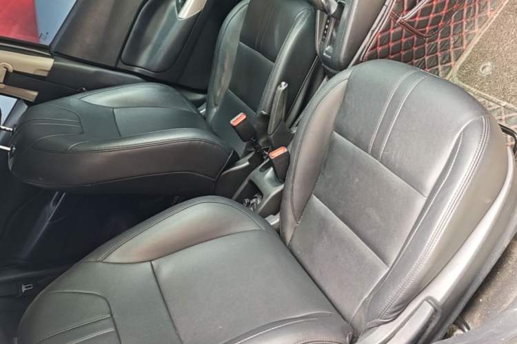 Used Nissan Kicks 2020 1.5L XL CVT Cool Enjoyment Edition Right Front Seat