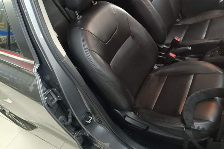 Used Nissan Kicks 2020 1.5L XL CVT Cool Enjoyment Edition Right Front Seat