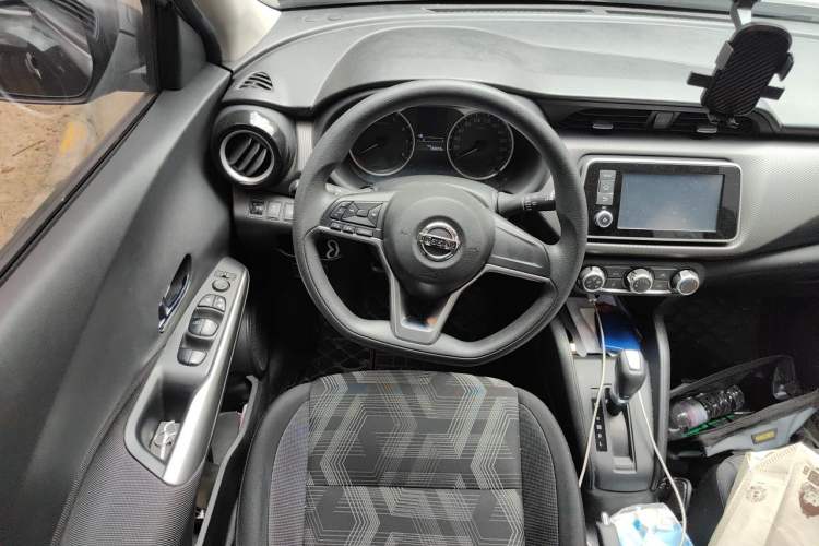 Used Nissan Kicks 2020 1.5L XL CVT Cool Enjoyment Edition Steering Wheel