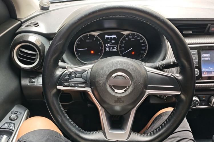 Used Nissan Kicks 2020 1.5L XL CVT Cool Enjoyment Edition Steering Wheel