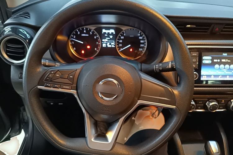 Used Nissan Kicks 2020 1.5L XL CVT Cool Enjoyment Edition Steering Wheel