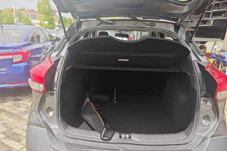 Used Nissan Kicks 2020 1.5L XL CVT Cool Enjoyment Edition Trunk