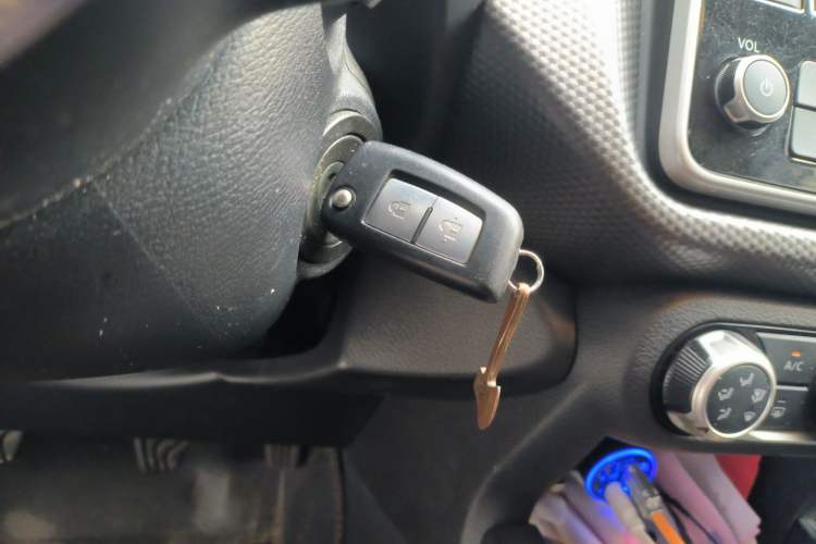 Used Nissan Kicks 2020 1.5L XE Manual Cool Edition Vehicle Key