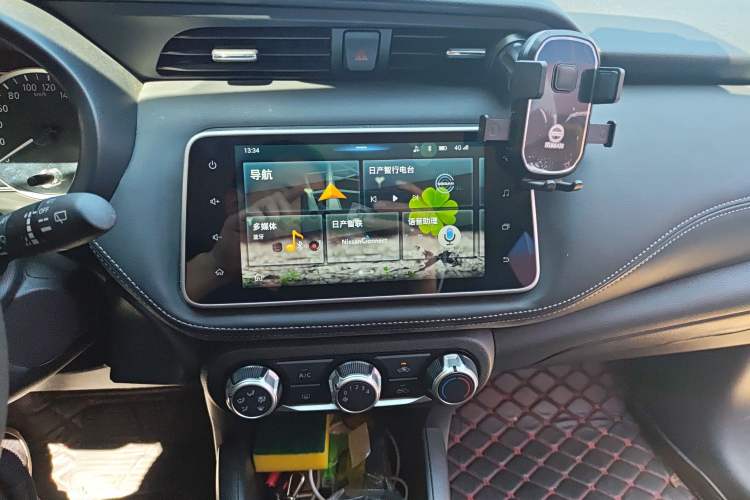 Used Nissan Kicks 2020 1.5L XV TOP CVT Smart Connect Premium Edition Audio And AC Panel