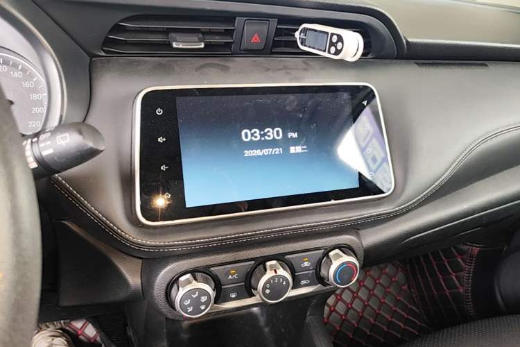 Used Nissan Kicks 2020 1.5L XV TOP CVT Smart Connect Premium Edition Audio And AC Panel