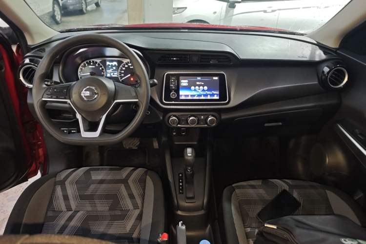 Used Nissan Kicks 2020 1.5L XL CVT Cool Enjoyment Edition Center Console