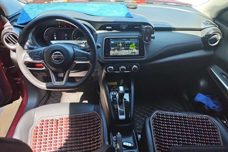 Used Nissan Kicks 2020 1.5L XV TOP CVT Smart Connect Premium Edition Center Console