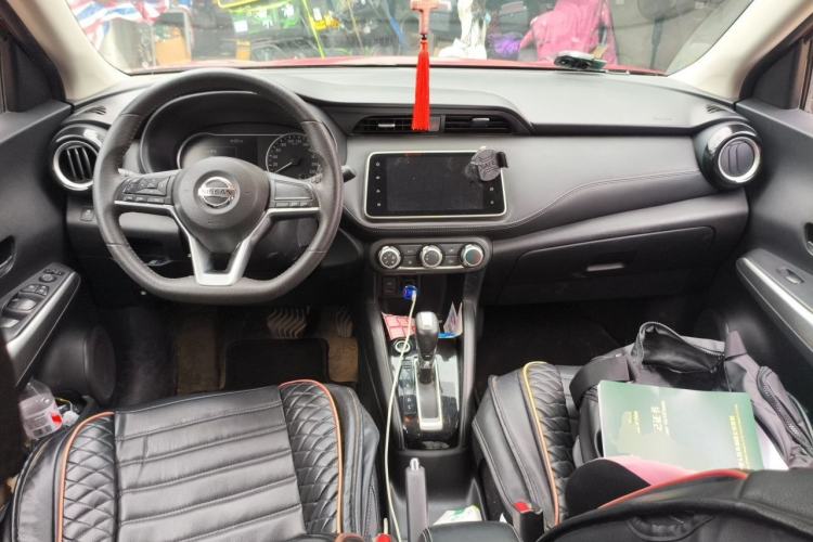Used Nissan Kicks 2020 1.5L XV CVT Smart Connect Luxury Edition Center Console