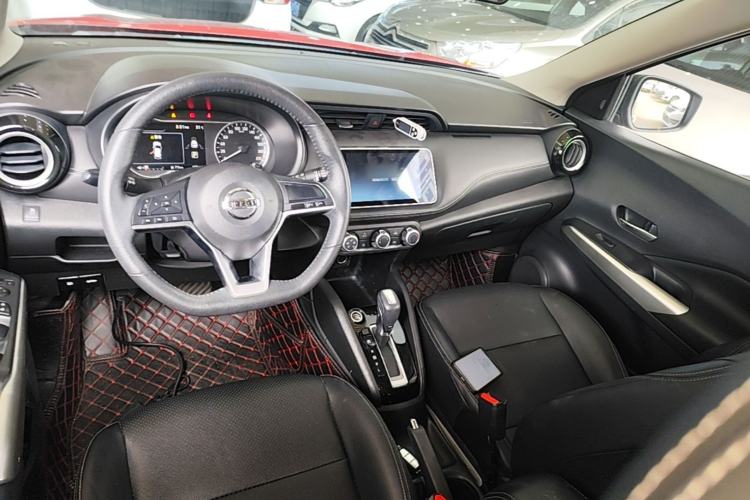 Used Nissan Kicks 2020 1.5L XV TOP CVT Smart Connect Premium Edition Center Console