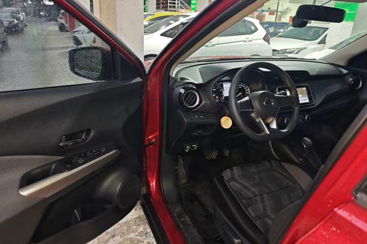 Used Nissan Kicks 2020 1.5L XL CVT Cool Enjoyment Edition Driver Seat