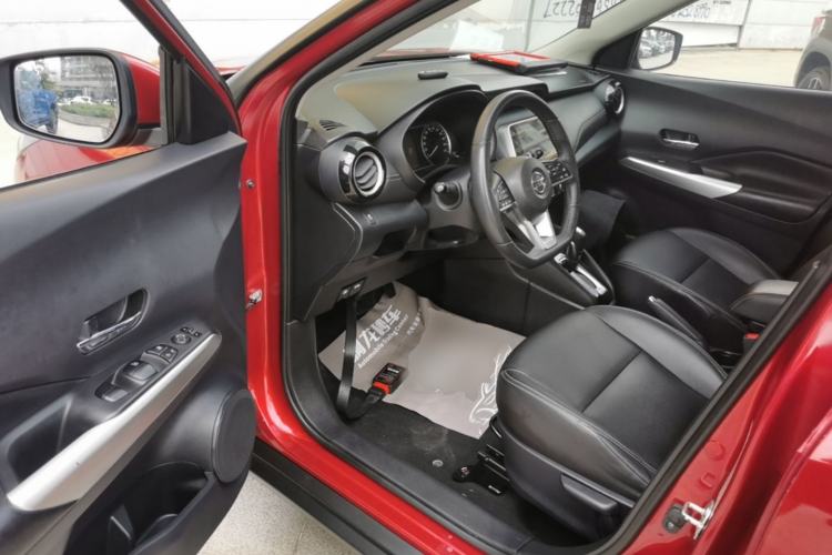 Used Nissan Kicks 2020 1.5L XV CVT Smart Connect Luxury Edition Driver Seat