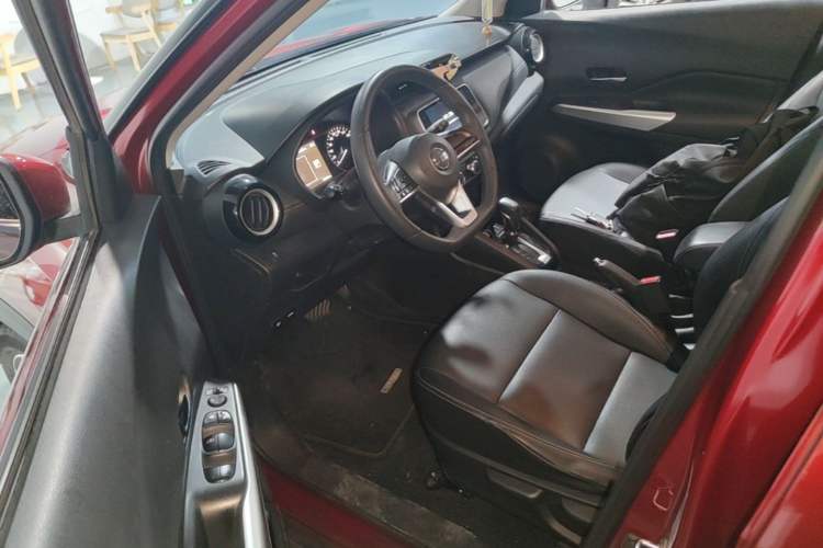 Used Nissan Kicks 2020 1.5L XV CVT Smart Connect Luxury Edition Driver Seat