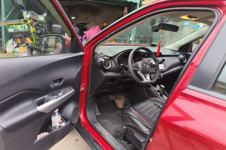Used Nissan Kicks 2020 1.5L XV CVT Smart Connect Luxury Edition Driver Seat