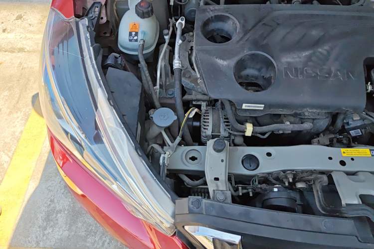 Used Nissan Kicks 2020 1.5L XV TOP CVT Smart Connect Premium Edition Engine Bay Right