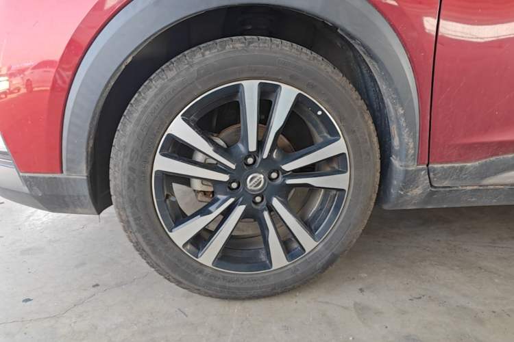 Used Nissan Kicks 2020 1.5L XV CVT Smart Connect Luxury Edition Exterior 4