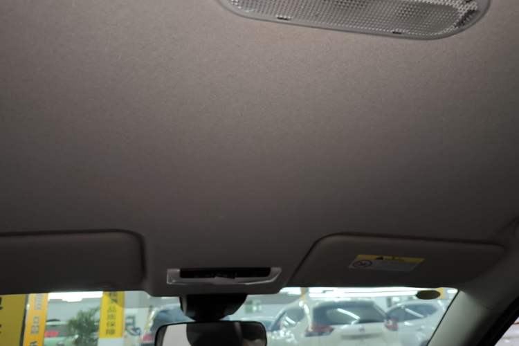 Used Nissan Kicks 2020 1.5L XV TOP CVT Smart Connect Premium Edition Headliner