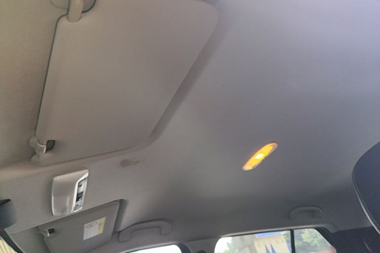 Used Nissan Kicks 2020 1.5L XV TOP CVT Smart Connect Premium Edition Headliner