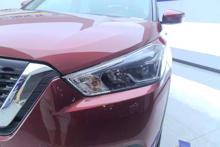 Used Nissan Kicks 2020 1.5L XV CVT Smart Connect Luxury Edition Left Front Headlight