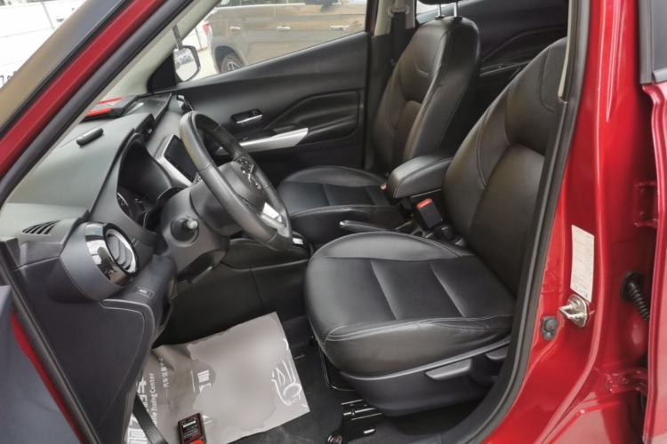 Used Nissan Kicks 2020 1.5L XV CVT Smart Connect Luxury Edition Left Front Seat