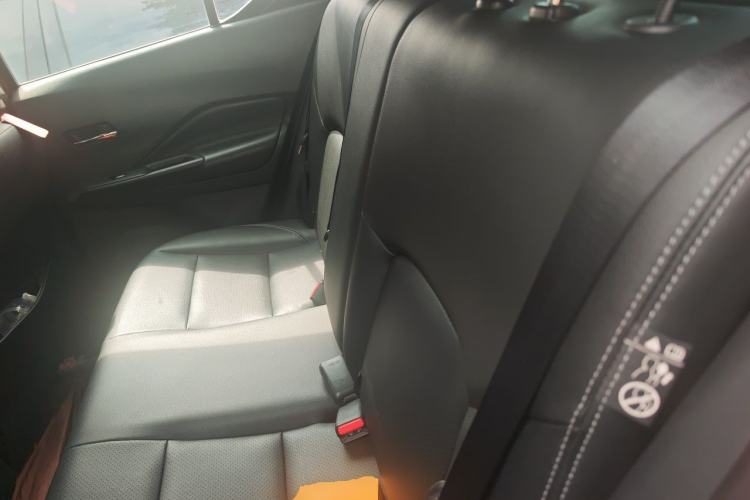 Used Nissan Kicks 2020 1.5L XV CVT Smart Connect Luxury Edition Left Rear Seat