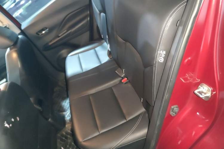 Used Nissan Kicks 2020 1.5L XV CVT Smart Connect Luxury Edition Left Rear Seat