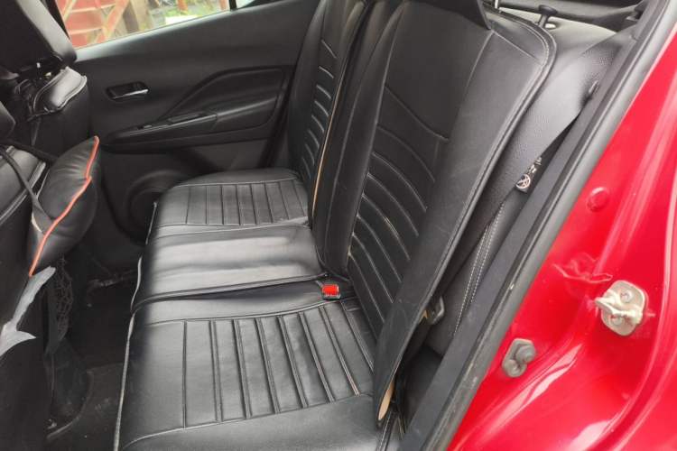 Used Nissan Kicks 2020 1.5L XV CVT Smart Connect Luxury Edition Left Rear Seat