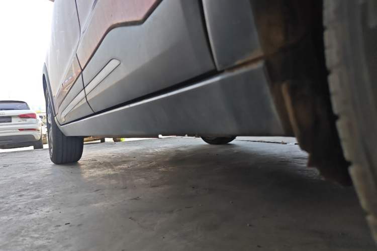 Used Nissan Kicks 2020 1.5L XV CVT Smart Connect Luxury Edition Left Side Sill