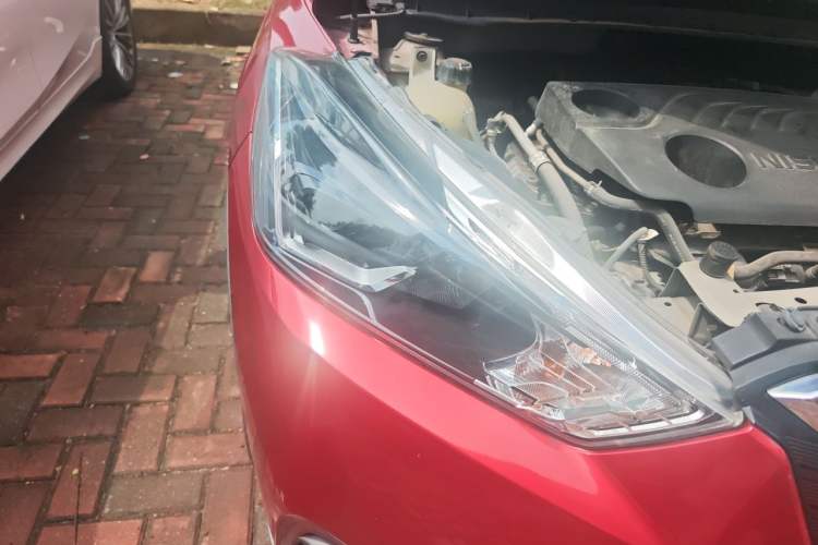 Used Nissan Kicks 2020 1.5L XV CVT Smart Connect Luxury Edition Right Front Headlight