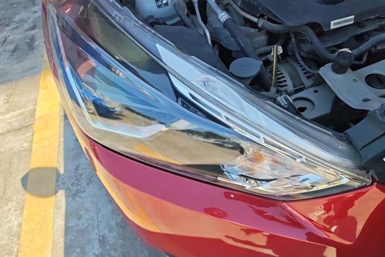 Used Nissan Kicks 2020 1.5L XV TOP CVT Smart Connect Premium Edition Right Front Headlight
