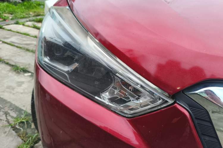 Used Nissan Kicks 2020 1.5L XV CVT Smart Connect Luxury Edition Right Front Headlight