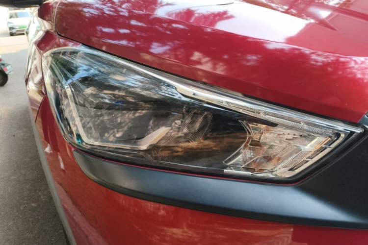 Used Nissan Kicks 2020 1.5L XV TOP CVT Smart Connect Premium Edition Right Front Headlight