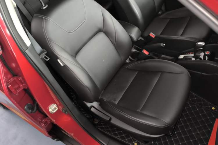 Used Nissan Kicks 2020 1.5L XV TOP CVT Smart Connect Premium Edition Right Front Seat