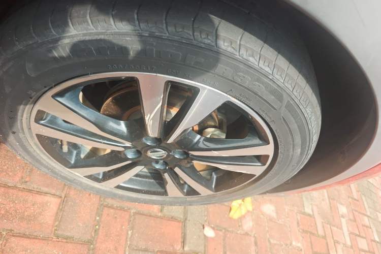 Used Nissan Kicks 2020 1.5L XV CVT Smart Connect Luxury Edition Right Front Wheel Hub