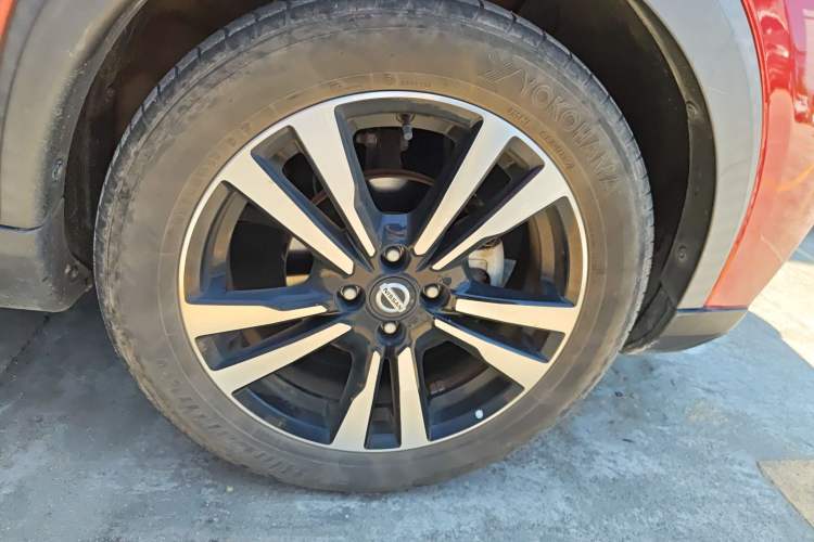 Used Nissan Kicks 2020 1.5L XV TOP CVT Smart Connect Premium Edition Right Front Wheel Hub