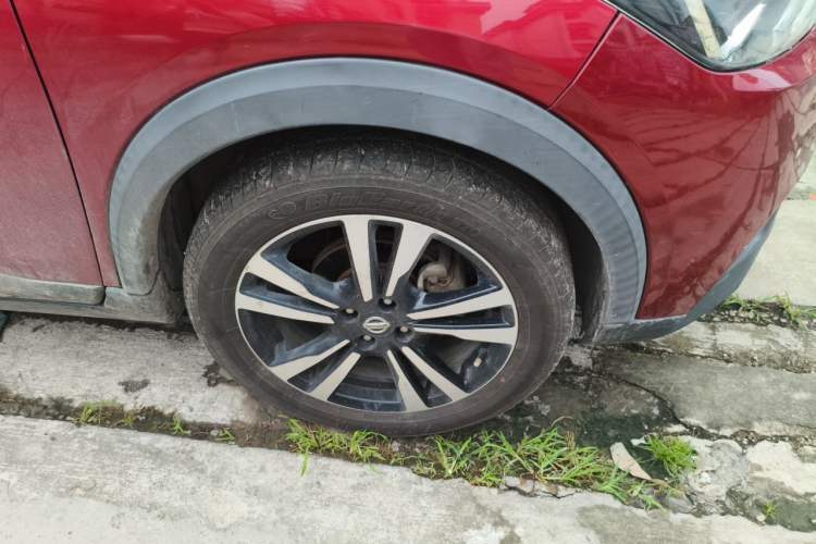 Used Nissan Kicks 2020 1.5L XV CVT Smart Connect Luxury Edition Right Front Wheel Hub