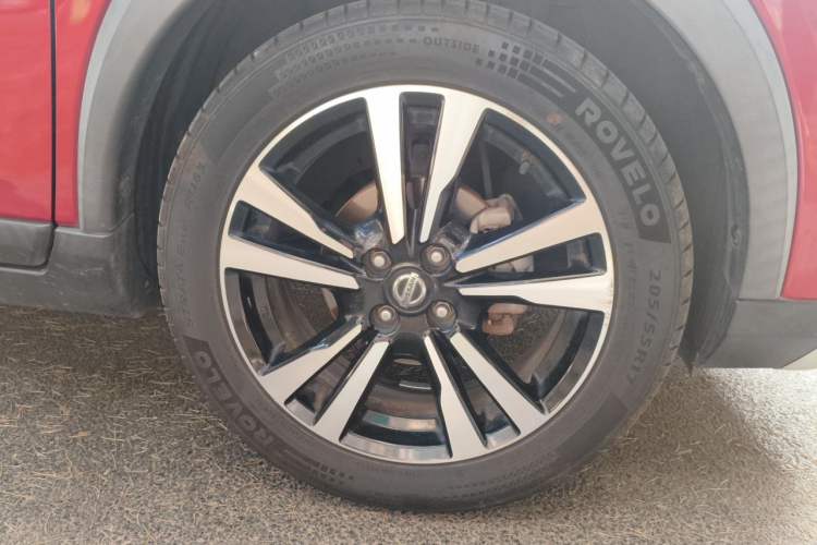 Used Nissan Kicks 2020 1.5L XV TOP CVT Smart Connect Premium Edition Right Front Wheel Hub