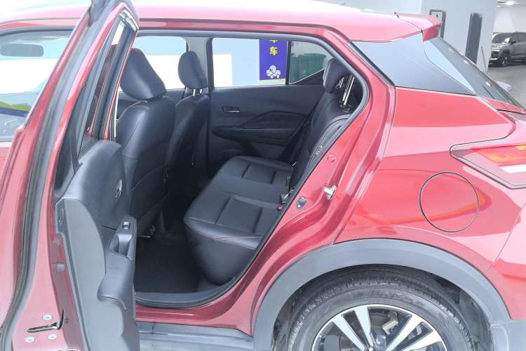 Used Nissan Kicks 2020 1.5L XV CVT Smart Connect Luxury Edition Right Rear Seat