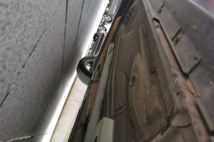 Used Nissan Kicks 2020 1.5L XV CVT Smart Connect Luxury Edition Right Side Sill