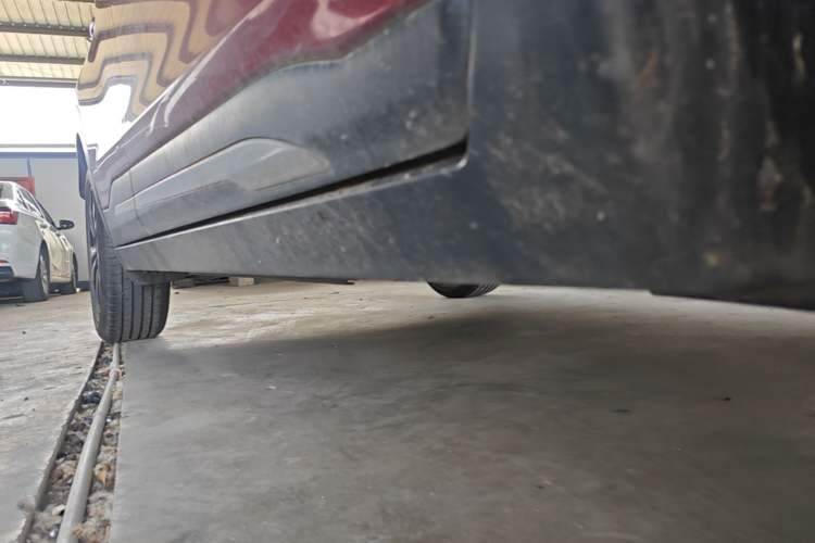Used Nissan Kicks 2020 1.5L XV CVT Smart Connect Luxury Edition Right Side Sill