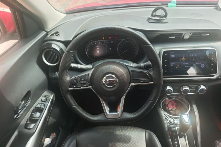 Used Nissan Kicks 2020 1.5L XV CVT Smart Connect Luxury Edition Steering Wheel