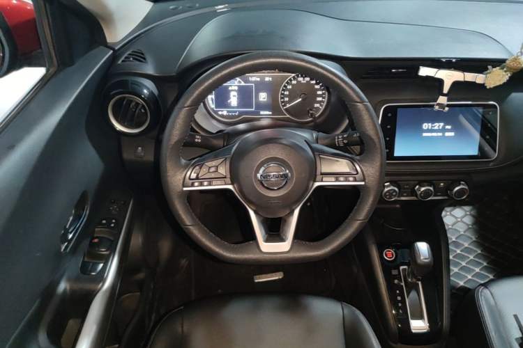 Used Nissan Kicks 2020 1.5L XV CVT Smart Connect Luxury Edition Steering Wheel