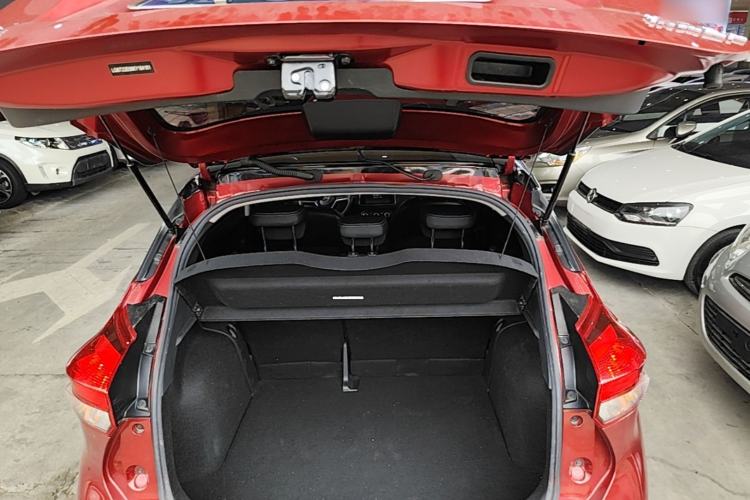 Used Nissan Kicks 2020 1.5L XV TOP CVT Smart Connect Premium Edition Trunk