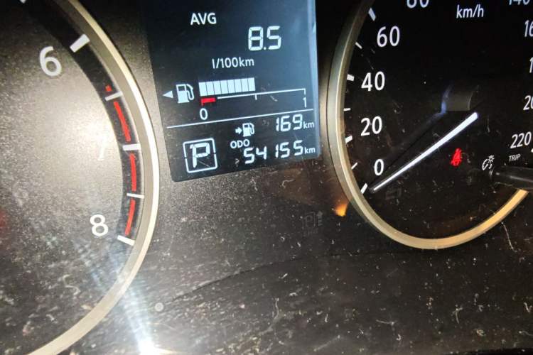 Used Nissan Kicks 2020 1.5L XL CVT Cool Enjoyment Edition Odometer Close Up